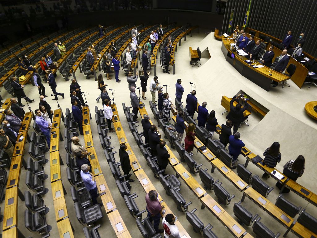 Câmara aprova proposta que regulamenta atividade de lobby no país