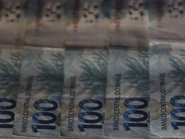 Tesouro paga R$ 725,64 milhões em dívidas de estados