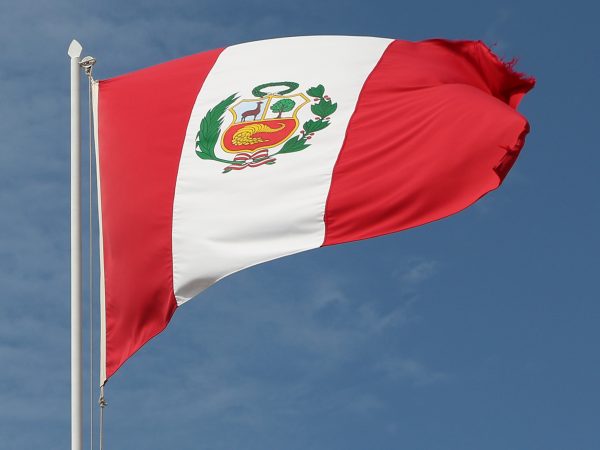 Sobe para 18 mortos em protestos no Peru, e turistas não conseguem sair do país