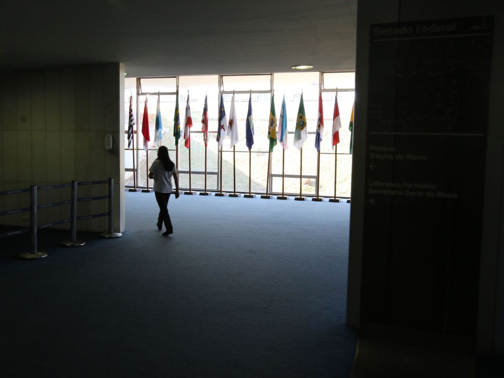 Senado proíbe a entrada de visitantes depois de atos de violência no DF