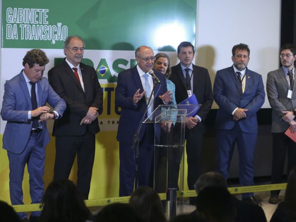 Transição prepara reforma ministerial sem ampliar cargos, mas planeja reajuste a servidores