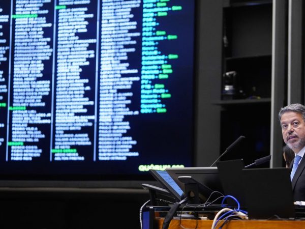 PEC da Transição é aprovada na Câmara dos Deputados