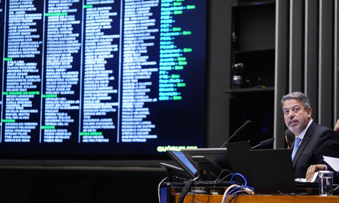 PEC da Transição é aprovada na Câmara dos Deputados