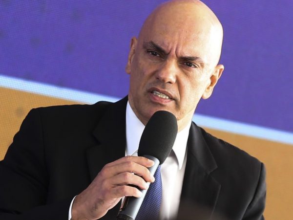 Quem financiou e incentivou atos golpistas será punido, diz Moraes 