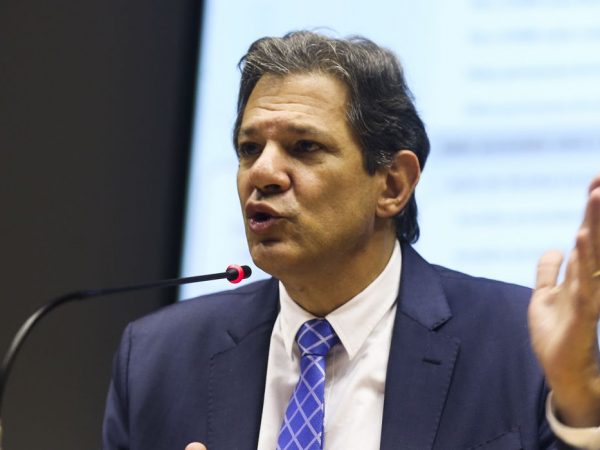 Haddad diz que Congresso deve voltar a abraçar reforma tributária