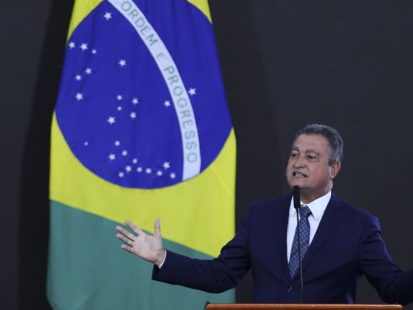 “Vai ser o ritmo da correria”, afirma Rui Costa ao assumir Casa Civil