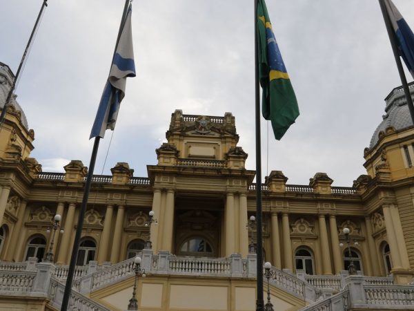 Três poderes do estado do Rio de Janeiro repudiam atos violentos