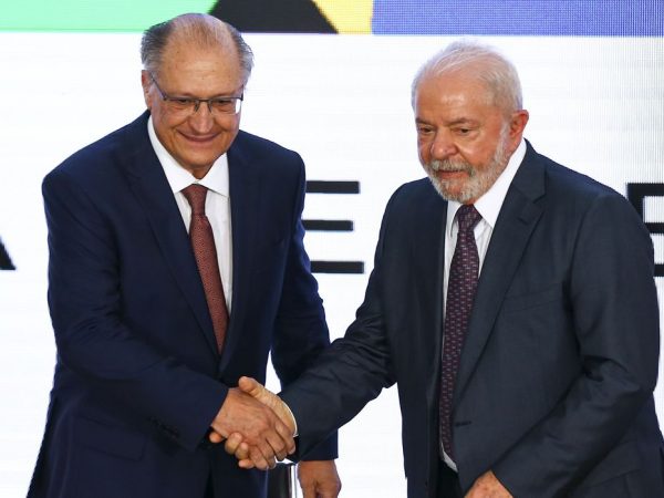 Reforma tributária é fundamental à reindustrialização, diz Alckmin