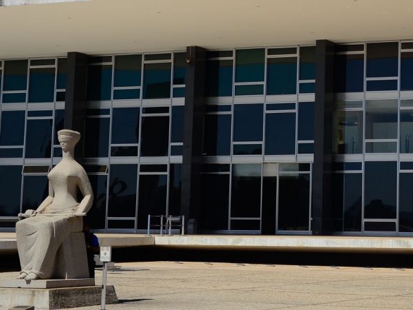 STF pede à PGR que investigue Valdemar Costa Neto
