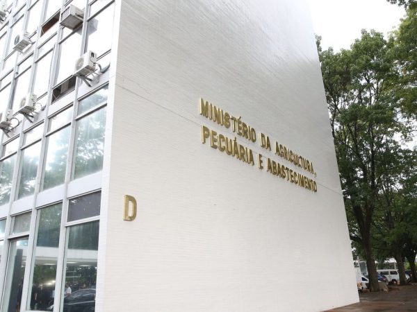 Ministros vão manter pastas funcionando no mesmo prédio da Esplanada