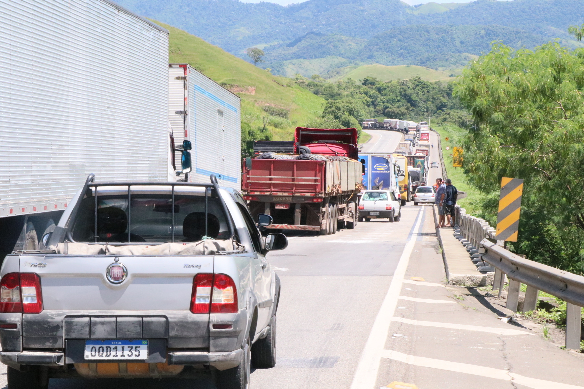 Pista da Dutra no sentido do RJ é liberada após sete horas