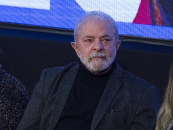 Nos EUA, Lula diz que não pedirá a extradição de Bolsonaro