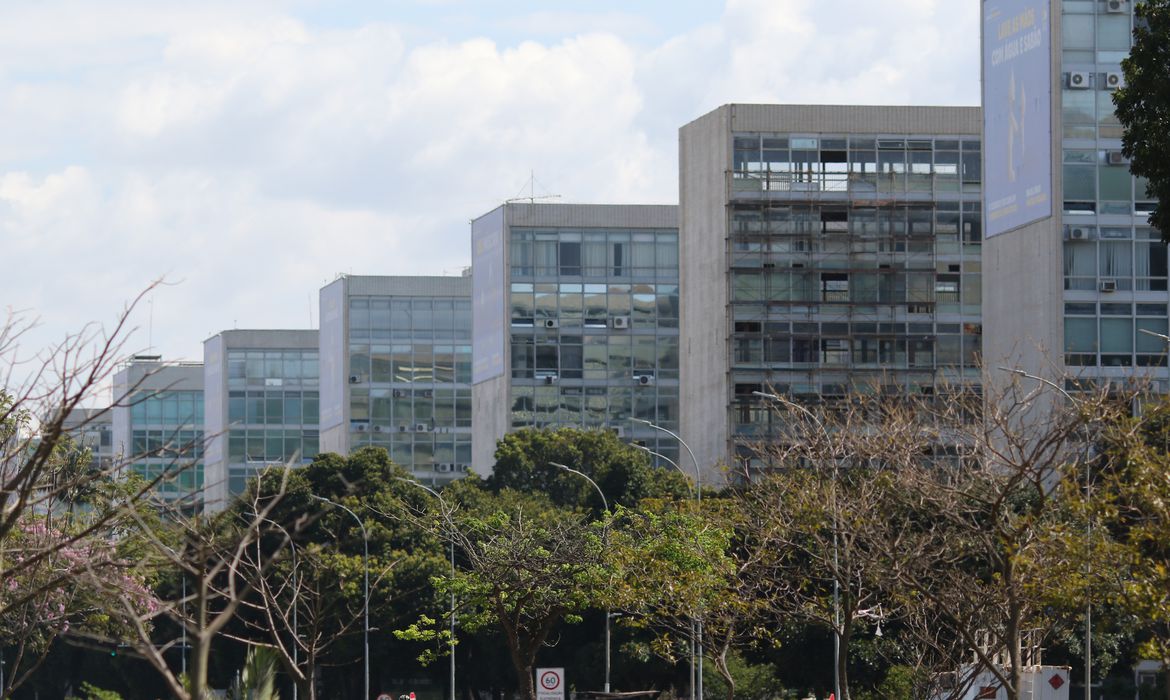 Mesa de negociação permanente com servidores públicos é retomada 