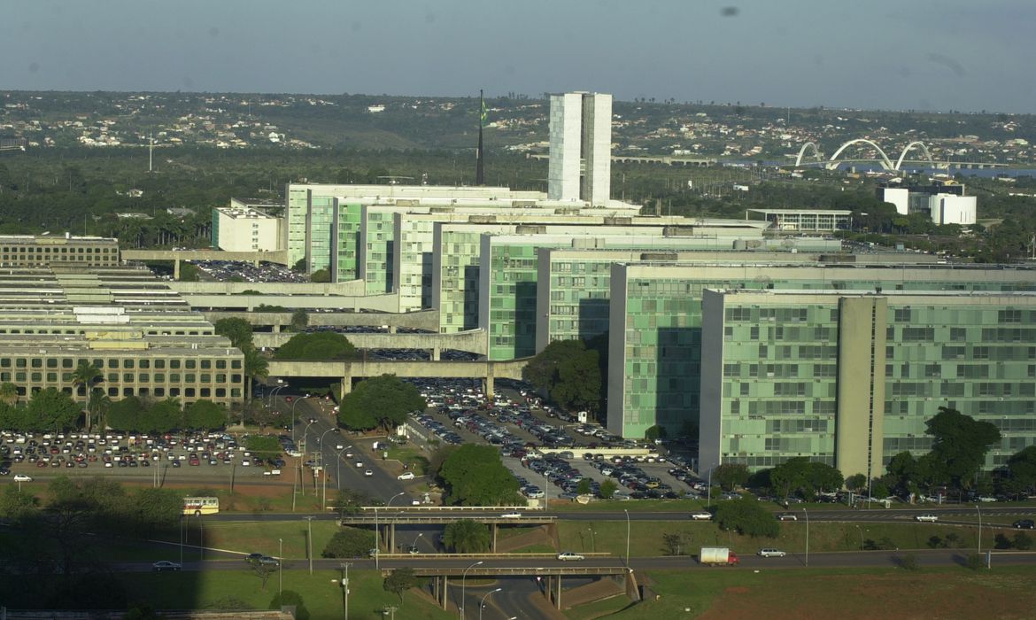 Governo adapta Orçamento de 2023 à nova estrutura ministerial