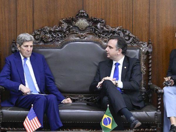 No Senado, Kerry discute pauta ambiental e parcerias com o Brasil