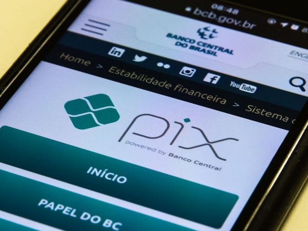 Contribuinte com Pix receberá restituição do Imposto de Renda antes
