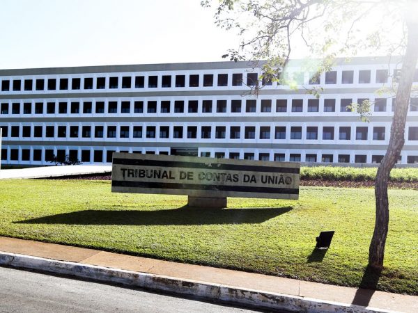 Câmara aprova indicação de Jhonatan de Jesus ao TCU