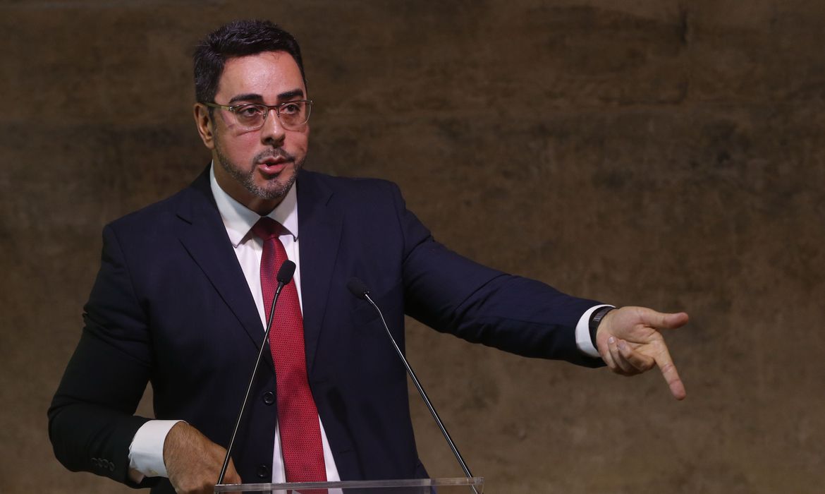 CNJ abre processo disciplinar e afasta juiz Marcelo Bretas do cargo