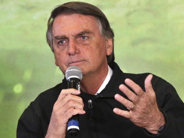 Defesa de Bolsonaro diz que entregará 3º kit de joias e reclama de burocracia do TCU