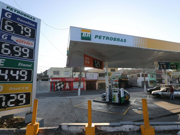 Petrobras reduz preço do diesel para as distribuidoras