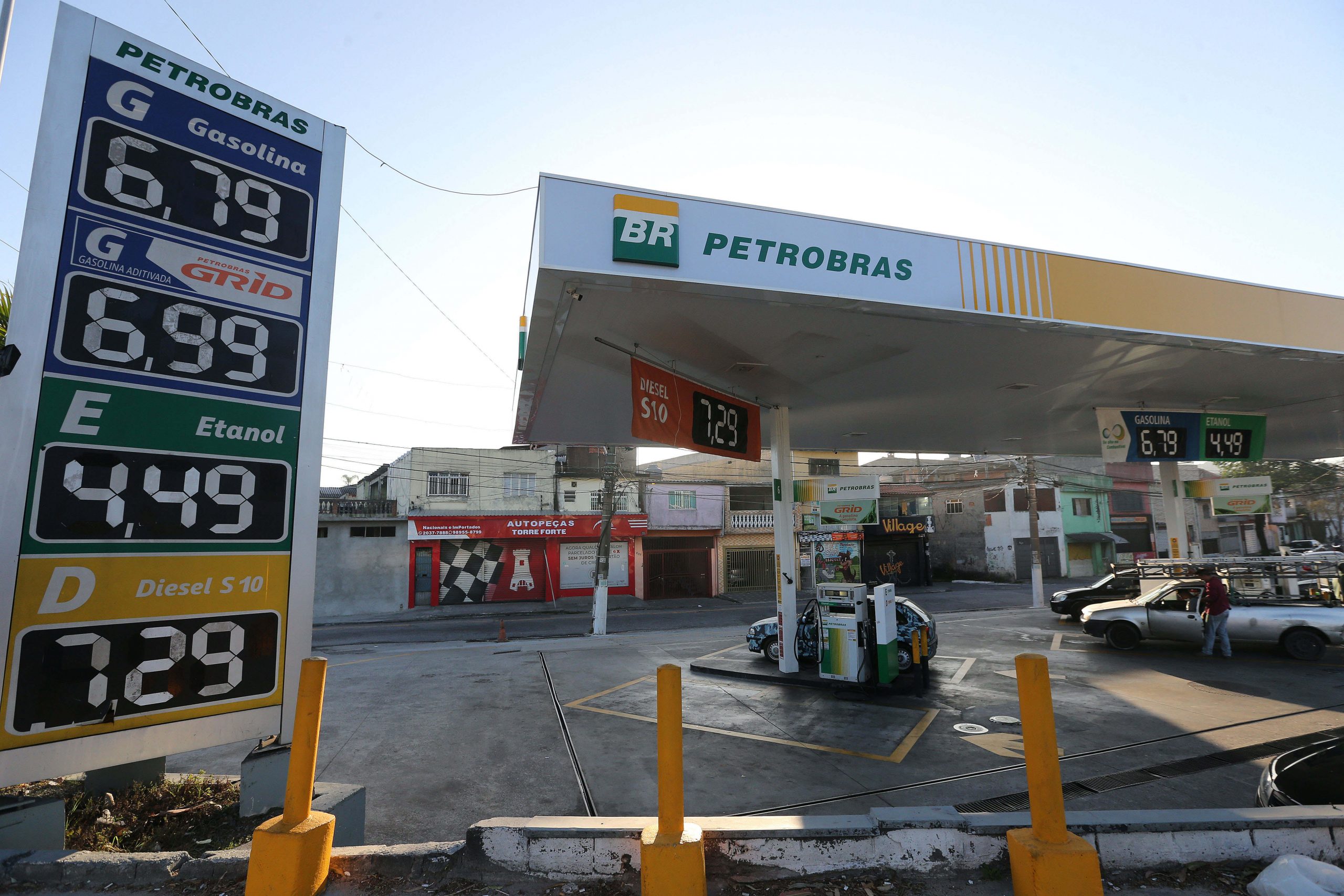 Petrobras reduz preço do diesel para as distribuidoras