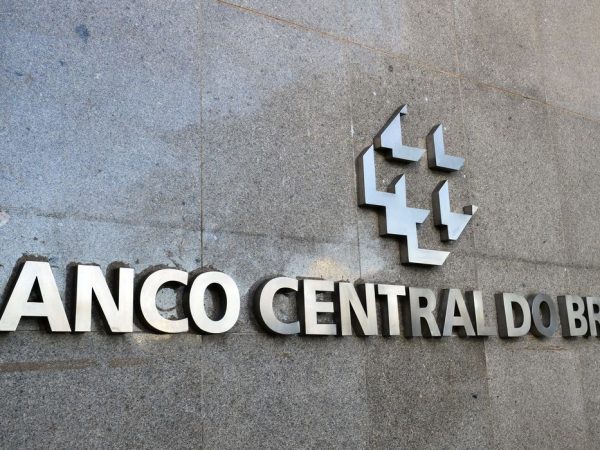 Setor público tem superávit primário de R$ 20,3 bi em abril