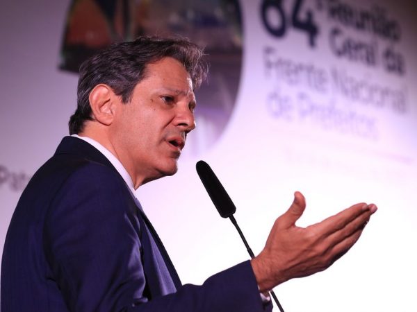 Haddad garante que municípios não perderão receita com novo imposto