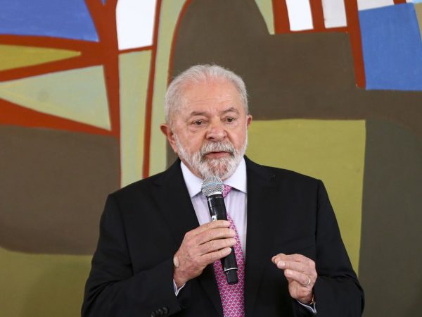 Lula nomeia advogada para TRE em aceno a mulheres no Judiciário