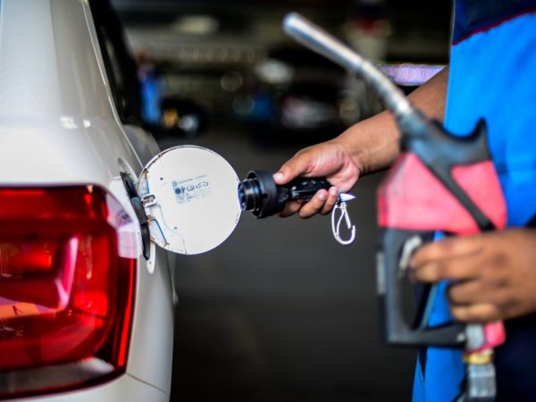 União compensará estados em R$ 26,9 bi por ICMS de combustíveis