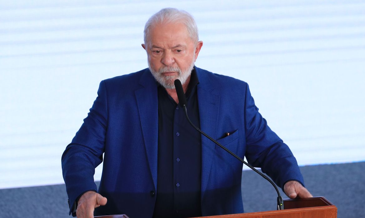 Lula deve remarcar viagem à China para 11 de abril