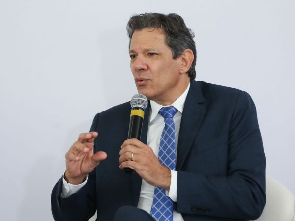 Plano fiscal vai exigir queda da taxa de juros, diz Haddad