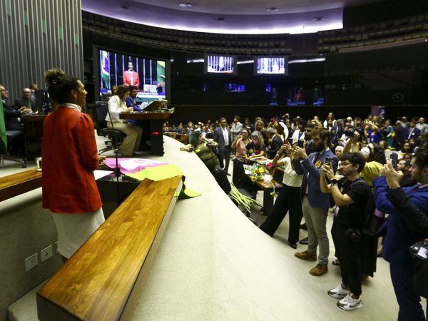Marielle é homenageada no plenário da Câmara dos Deputados