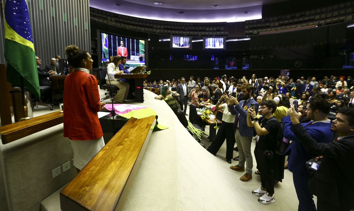 Marielle é homenageada no plenário da Câmara dos Deputados