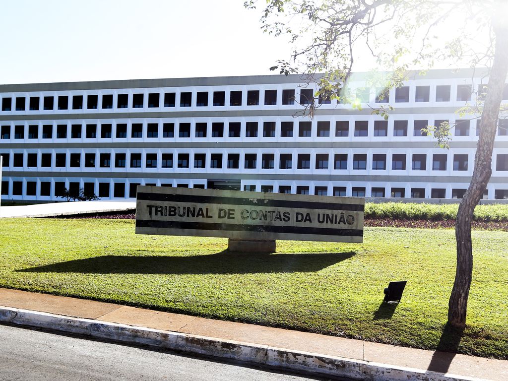 TCU deve pedir joias de volta, e Bolsonaro é aconselhado a se antecipar