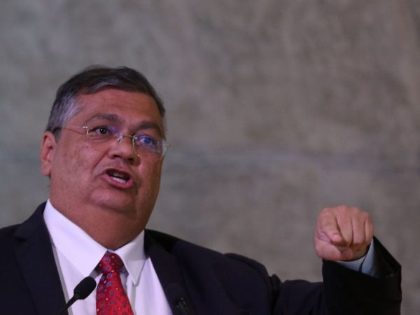 Dino pede para Polícia Federal apurar denúncias contra a Abin