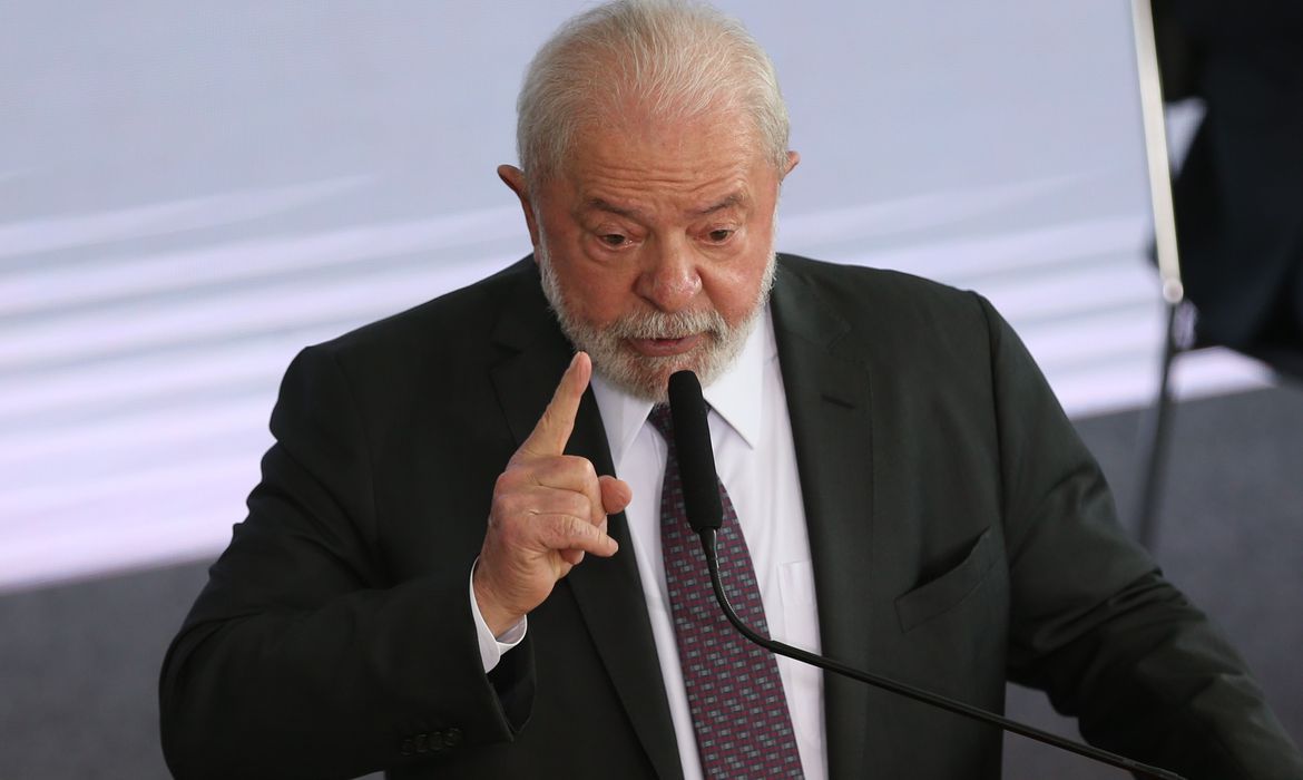 Presidente lamenta resultado do PIB e cobra investimentos de empresas