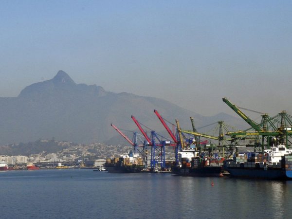 Governo amplia acesso de exportadoras a financiamentos do Proex