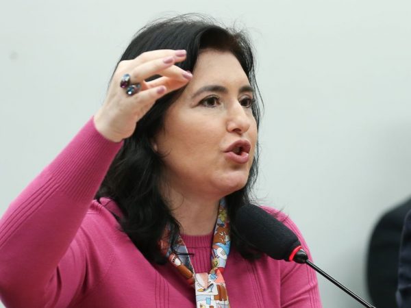 Governo adia entrega do arcabouço fiscal para a próxima semana