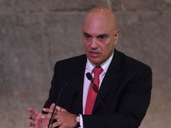 Moraes diz esperar que redes sociais adotem ações contra desinformação