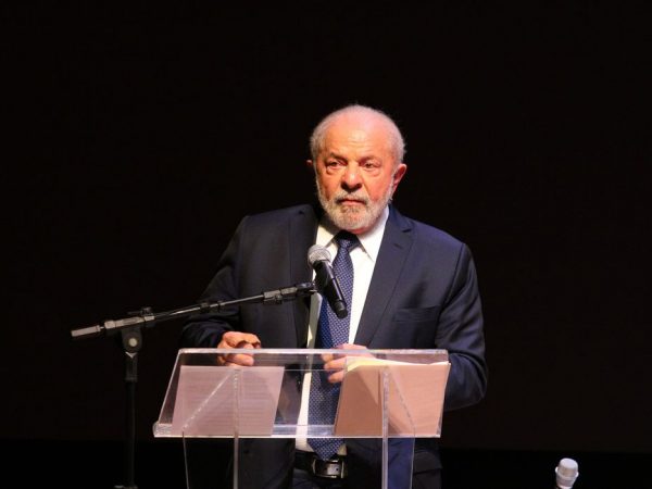 Lula defende ajuda para exportadores venderem à Argentina