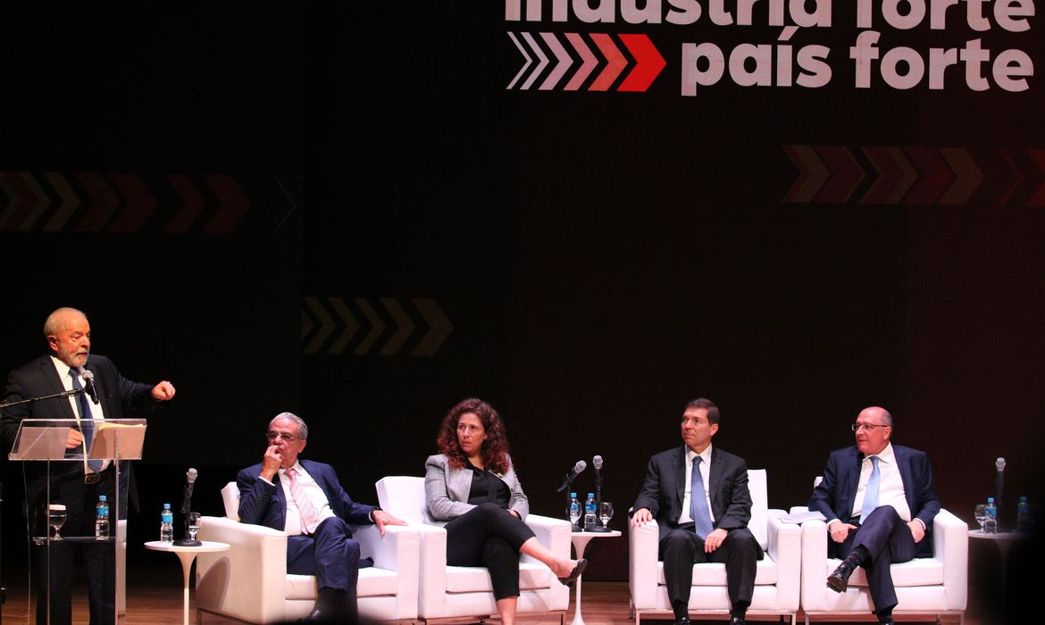 Lula prega paciência em negociações sobre estrutura ministerial