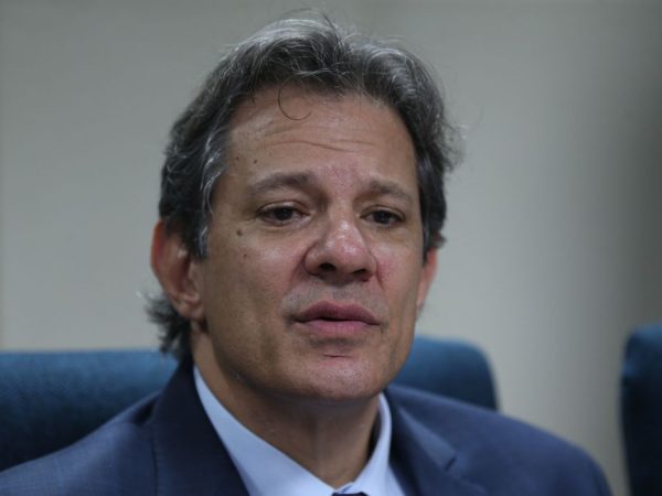 ‘É um descompasso que contrata problemas no futuro’, diz Haddad sobre taxa de juros