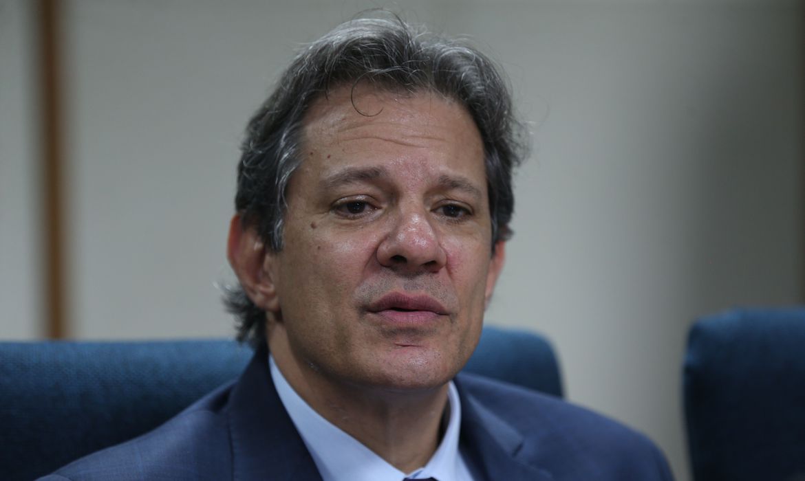 ‘É um descompasso que contrata problemas no futuro’, diz Haddad sobre taxa de juros