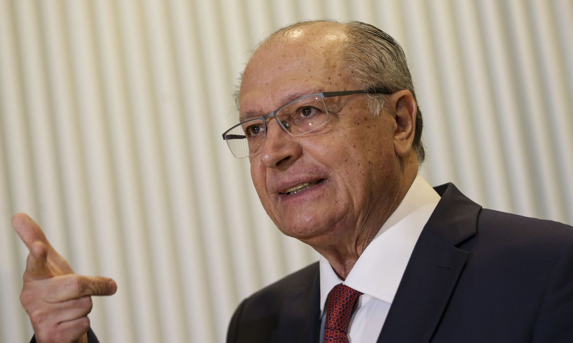 “Reforma tributária tem que ser agora”, defende Alckmin