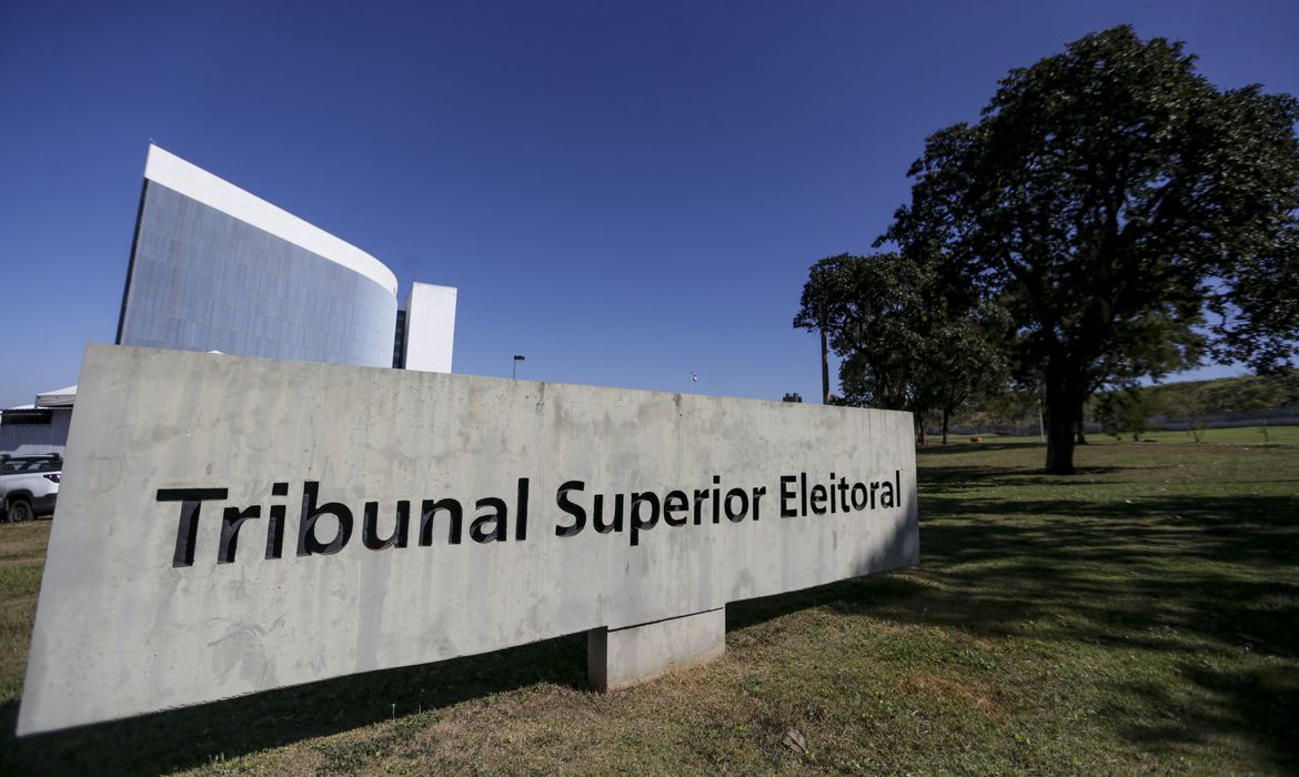 TSE tem placar de 2 a 1 pela inelegibilidade de Bolsonaro