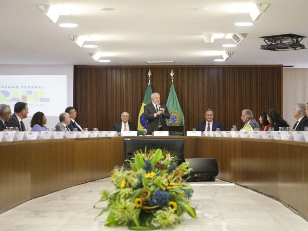 Lula pede agilidade na nomeação de aliados do governo