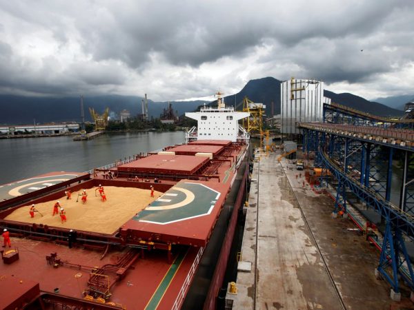 Ministério projeta superávit comercial recorde de US$ 84,7 bilhões