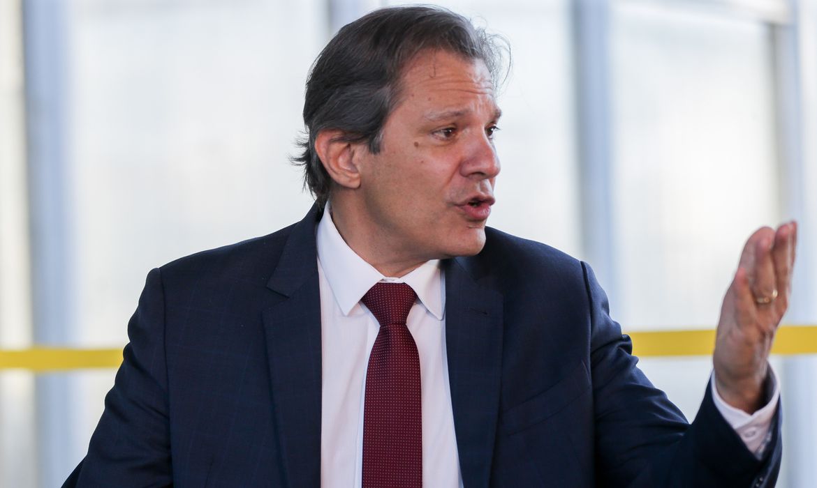 “Desaceleração da economia pelo BC chegou forte”, avalia Haddad