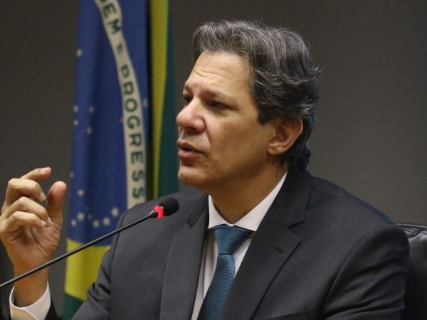 Governo vai propor fim dos juros sobre capital próprio, diz Haddad