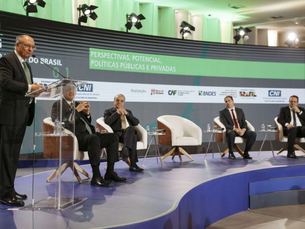 Brasil é a “grande alternativa” do novo mercado, avalia Alckmin